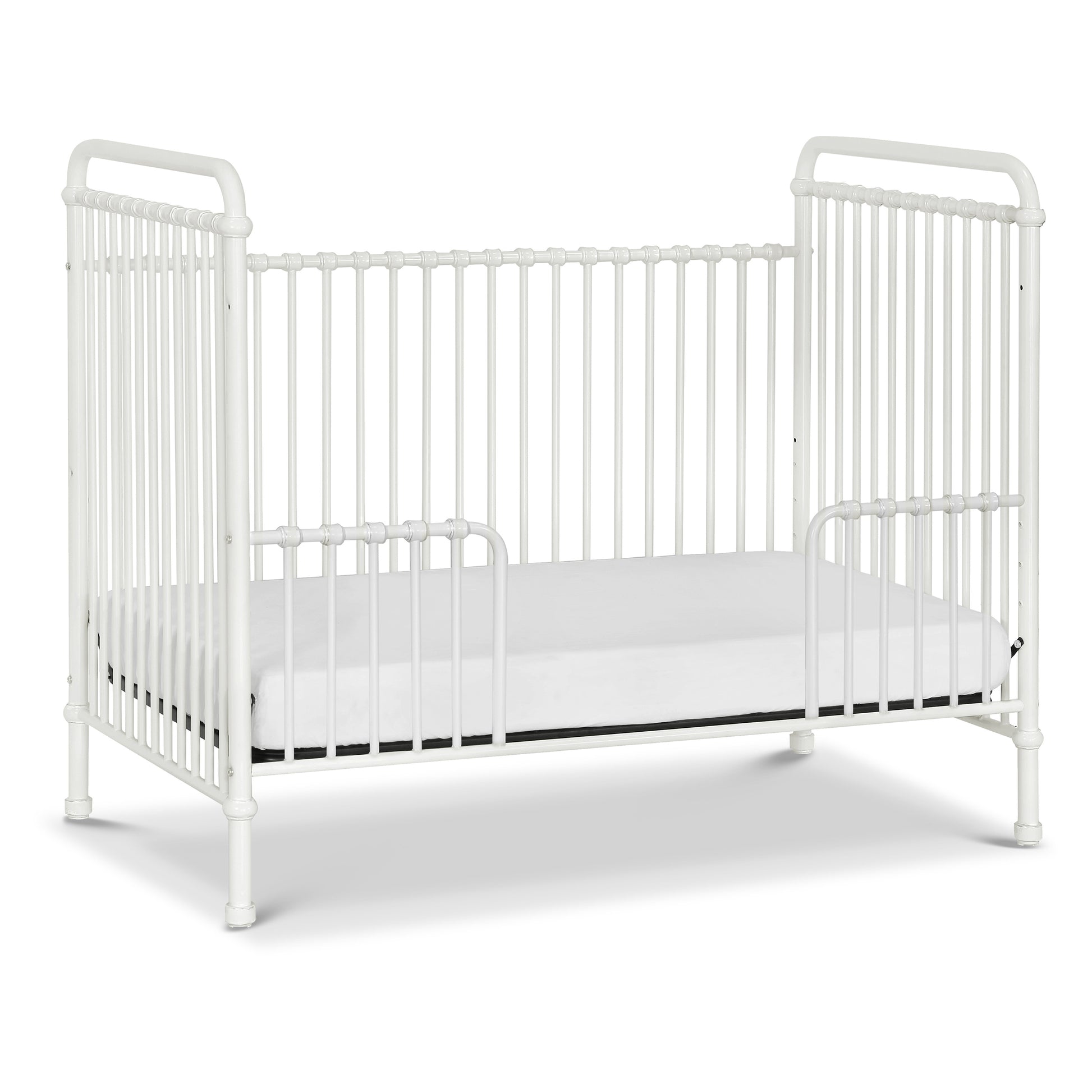 B15501WX,Abigail 3-in-1 Convertible Crib in Washed White