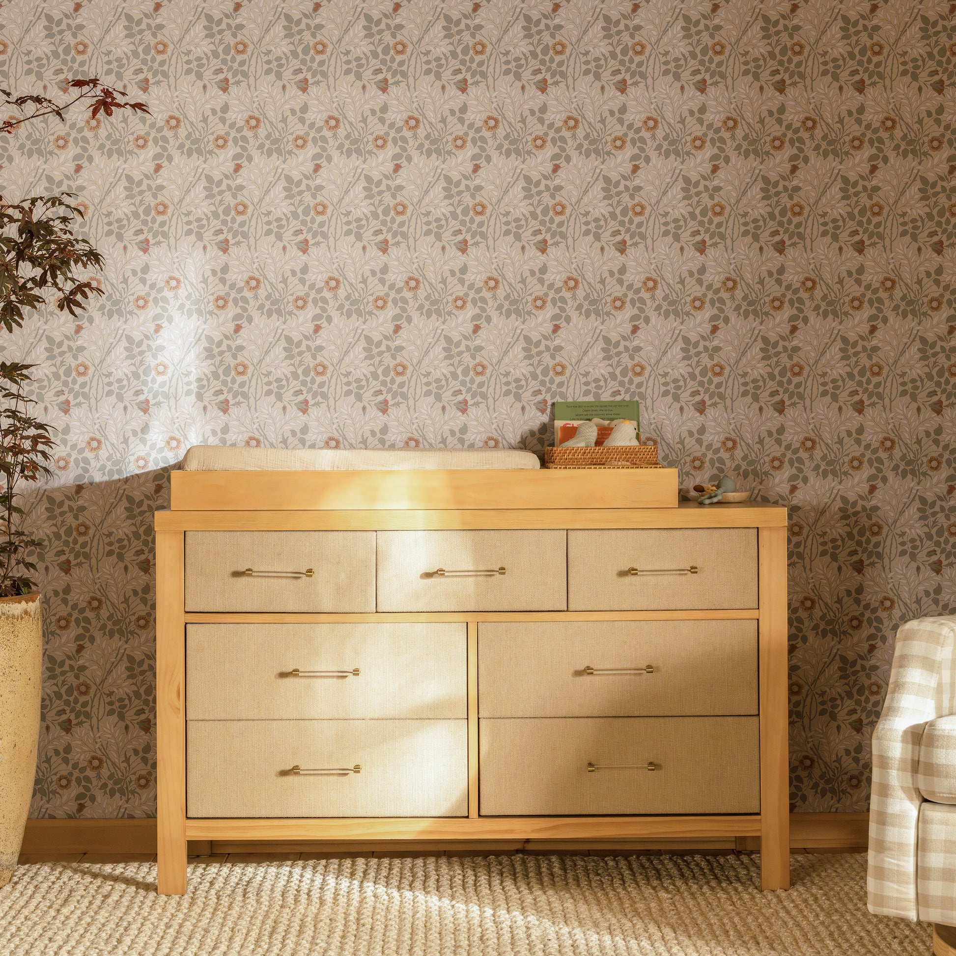 M24816HYPSEW,Eloise 7-Drawer Assembled Dresser in Honey & Performance Sand Eco-Weave