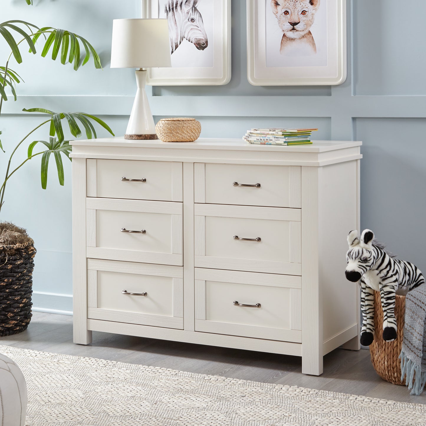 M21126HW,Wesley Farmhouse 6-Drawer Dresser in Heirloom White