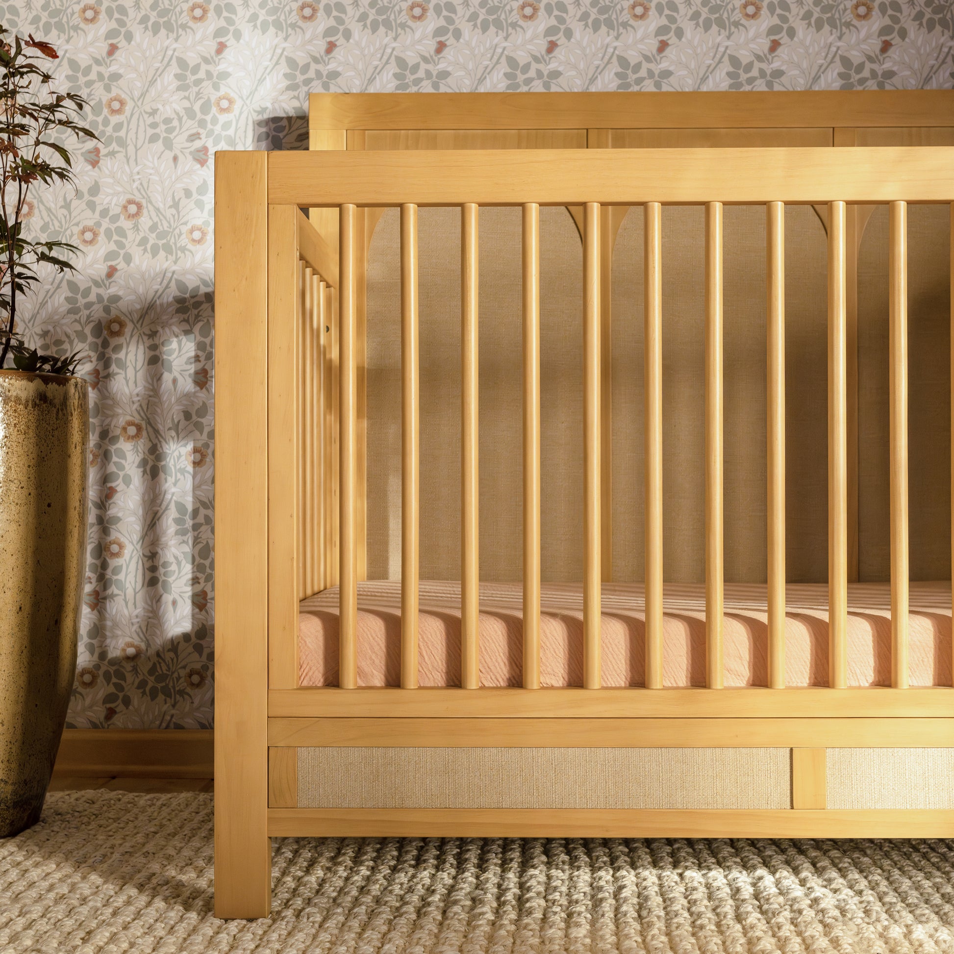 M24801HYPSEW,Eloise 4-in-1 Convertible Crib in Honey & Performance Sand Eco-Weave