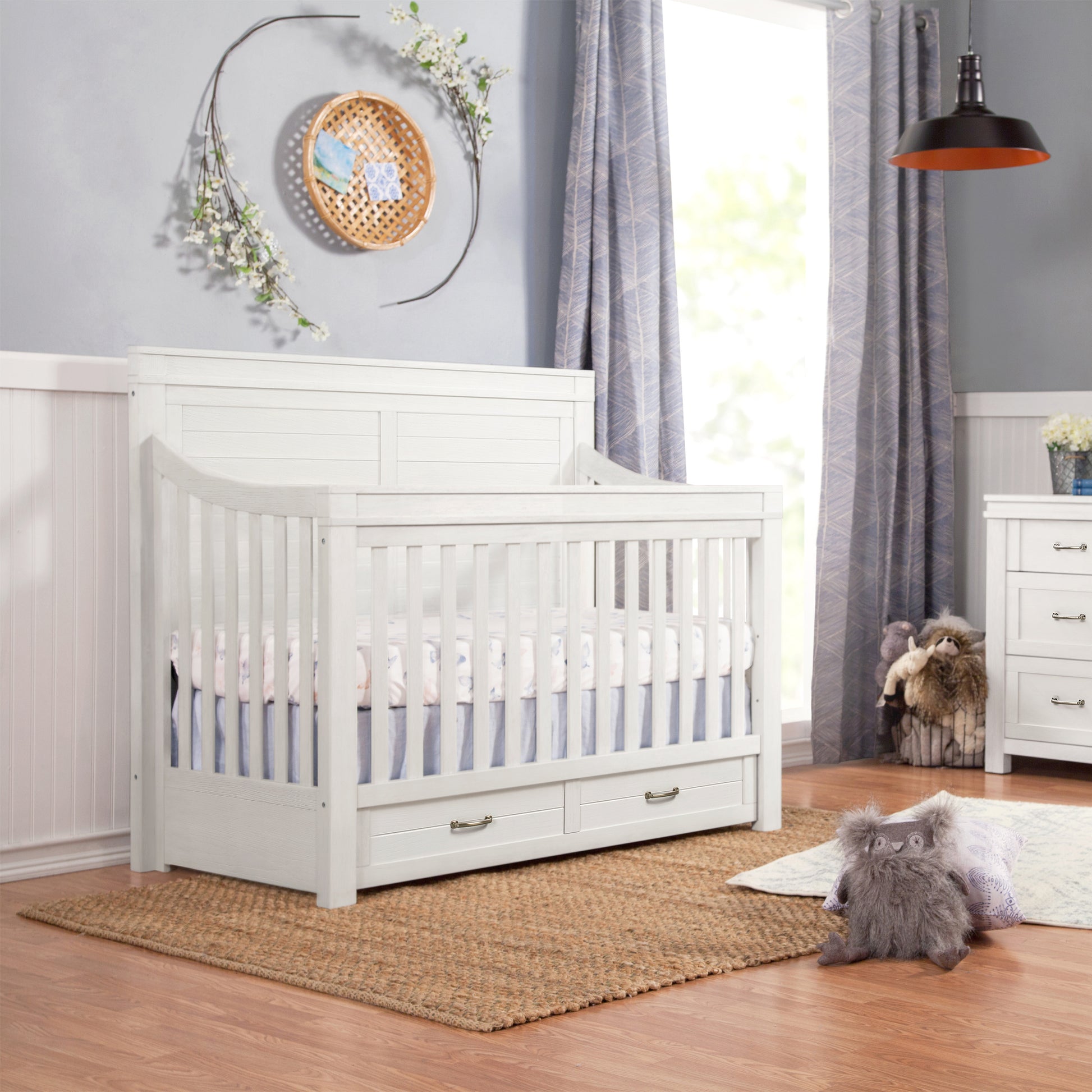 M21101HW,Wesley Farmhouse 4-in-1 Convertible Crib in Heirloom White