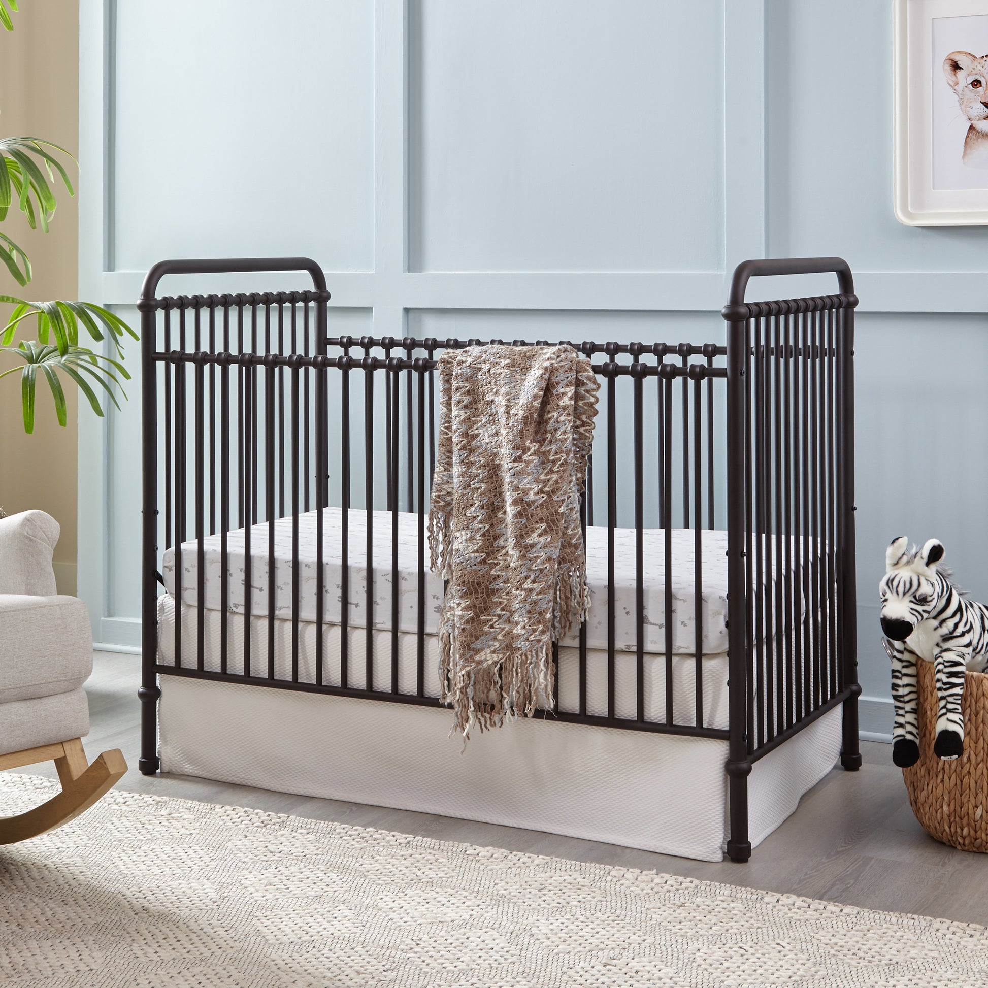 B15501UR,Abigail 3-in-1 Convertible Crib in Vintage Iron