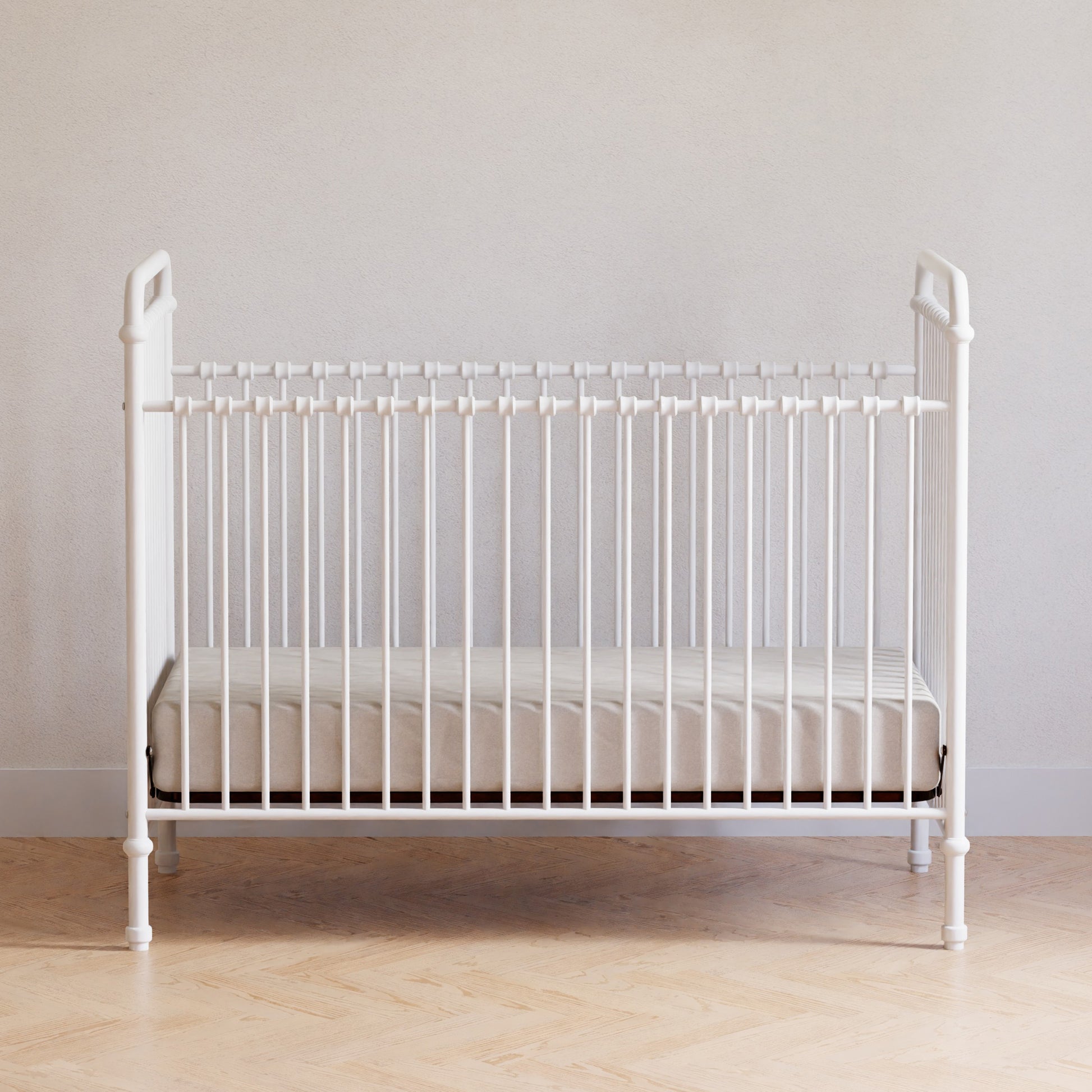 B15501WX,Abigail 3-in-1 Convertible Crib in Washed White